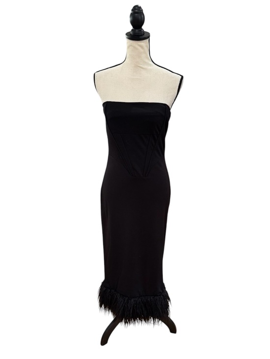 Dresses & Skirts - Strapless Black Midi Dress with Feather Hem